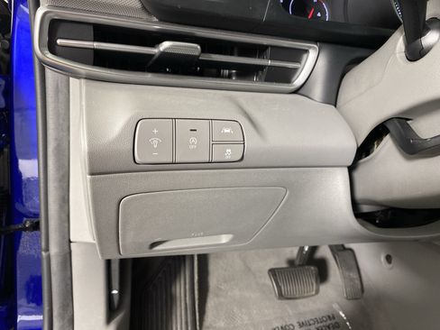 Used 2021 Hyundai Elantra SE FWD image 24