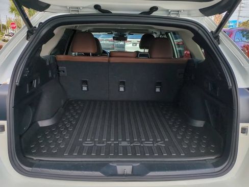 Used 2023 Subaru Outback Touring AWD/4WD image 14