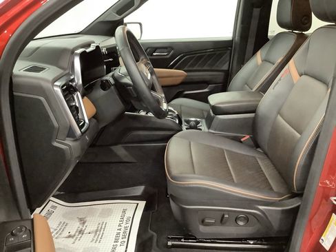 Used 2024 GMC Canyon AT4 image 11