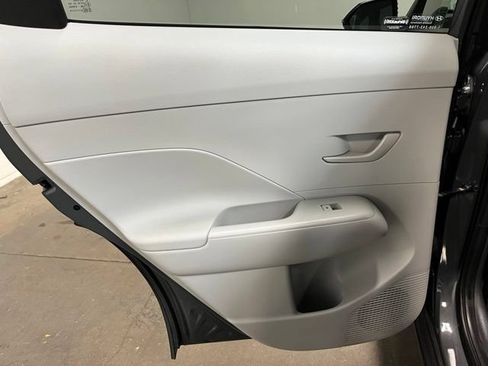 Used 2025 Hyundai Kona SEL AWD/4WD image 16
