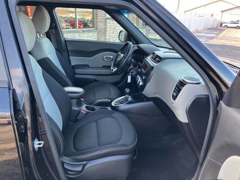 Used 2015 Kia Soul + image 13