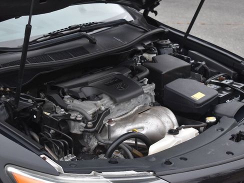 Used 2012 Toyota Camry SE FWD image 33