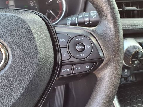 Used 2023 Toyota RAV4 XLE AWD/4WD image 30