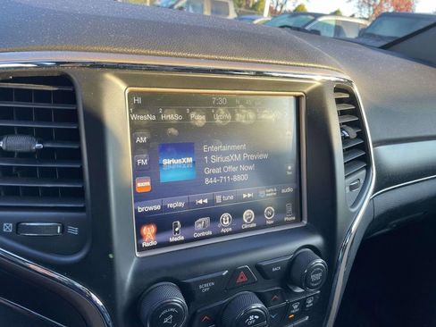 Used 2017 Jeep Grand Cherokee Limited w/ Luxury Group II image 38