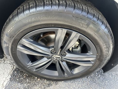 Used 2024 Volkswagen Jetta SE w/ Panoramic Sunroof Package FWD image 6