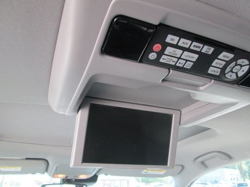 Used 2017 Honda Pilot Touring image 16