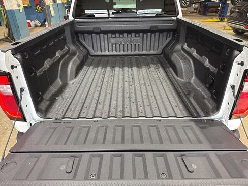 New 2026 GMC Canyon Elevation w/ Convenience Package image 15