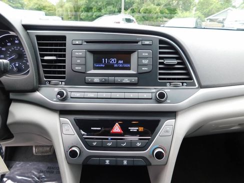 Used 2017 Hyundai Elantra SE FWD image 10