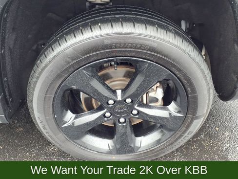 Used 2021 Jeep Grand Cherokee L Laredo image 17