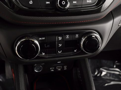 Used 2021 Chevrolet TrailBlazer RS w/ Technology Package image 29