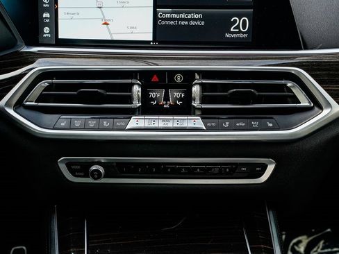 Used 2020 BMW X5 M50i w/ Premium Package image 15