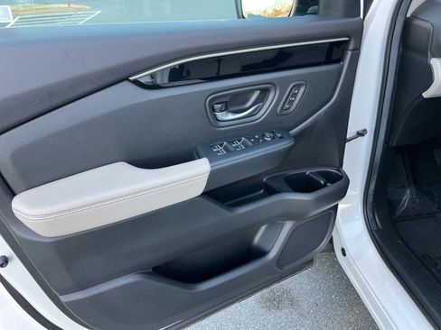 Certified 2026 Honda Passport RTL image 32