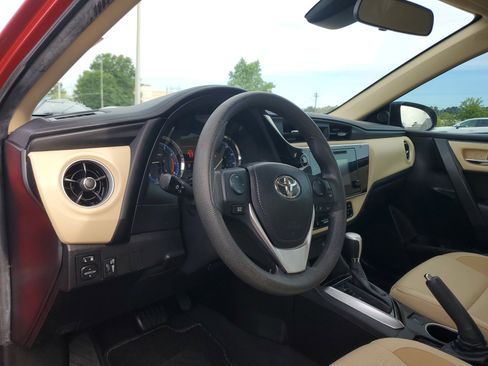 Used 2019 Toyota Corolla LE FWD image 14