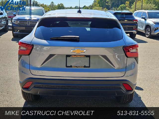 Used 2024 Chevrolet Trax LS FWD image 4