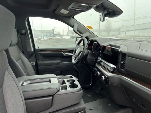 New 2026 GMC Sierra 1500 SLE image 19