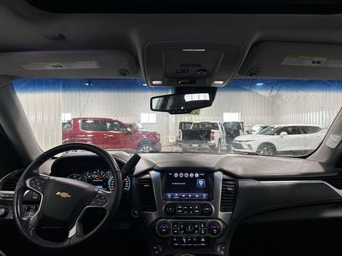 Used 2016 Chevrolet Suburban LTZ image 4