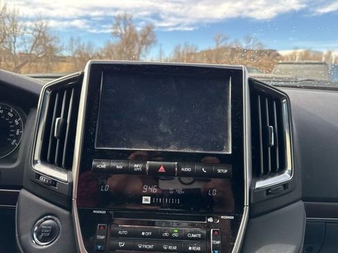 Used 2021 Toyota Land Cruiser Heritage Edition image 14