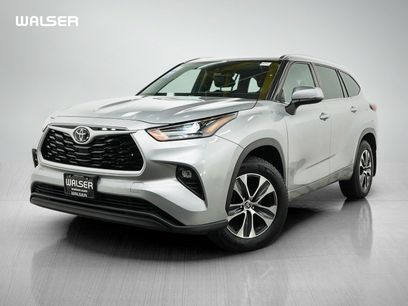 Used 2021 Toyota Highlander XLE