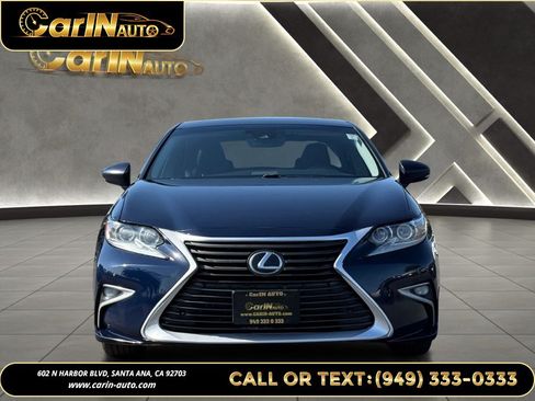 Used 2017 Lexus ES 350 w/ Luxury Package FWD image 2