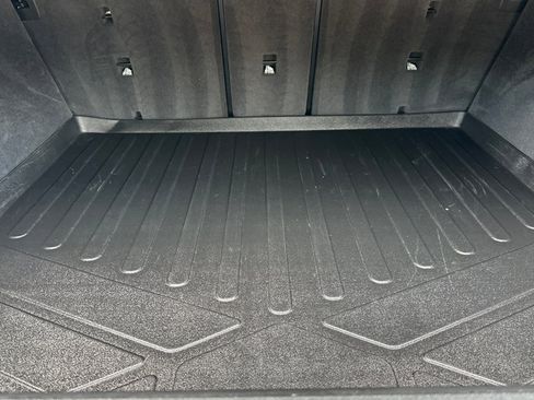 Used 2022 BMW X5 xDrive40i w/ Parking Assistance Package image 17