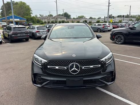 Used 2025 Mercedes-Benz GLC 350e 4MATIC image 5