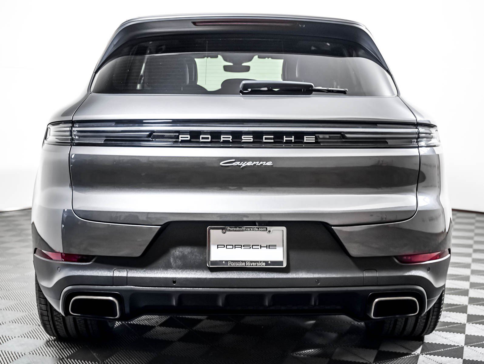 Certified 2024 Porsche Cayenne AWD/4WD image 11