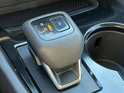 Used 2021 Nissan Rogue SV image 32