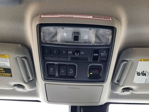 Used 2024 Toyota 4Runner Limited AWD/4WD image 21