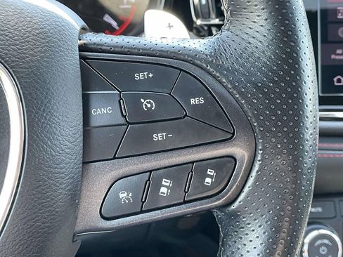 Used 2024 Dodge Durango GT RWD image 23
