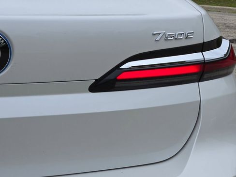 Used 2024 BMW 750e xDrive w/ Executive Package image 13