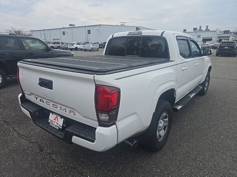Used 2022 Toyota Tacoma SR image 5