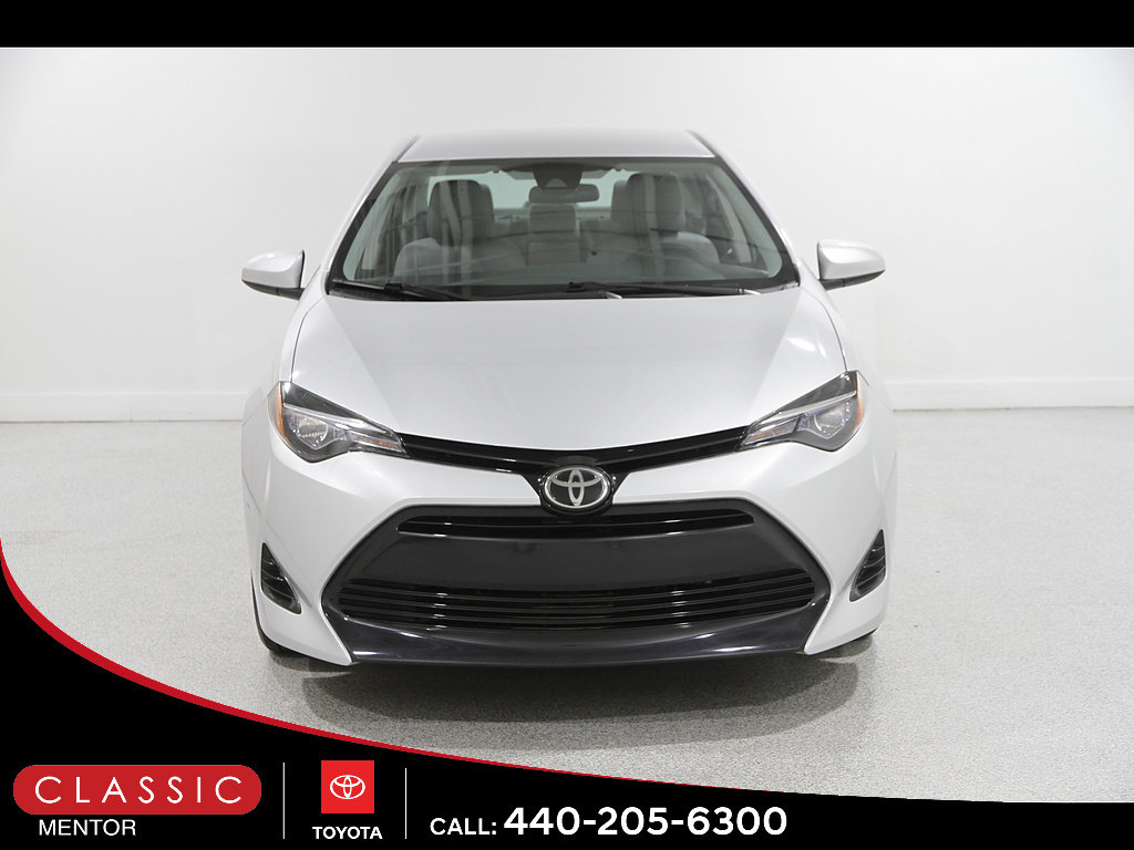 Used 2018 Toyota Corolla LE FWD image 2