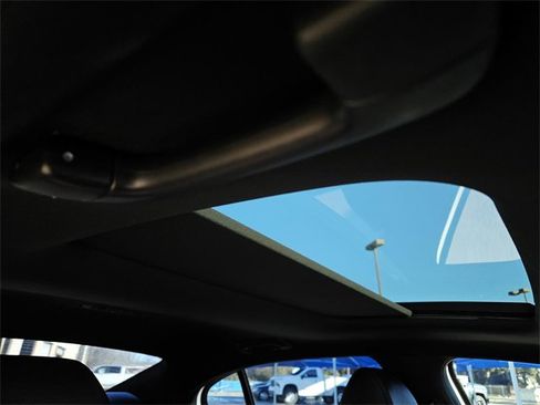 Used 2022 Genesis G70 2.0T w/ Prestige Package image 9