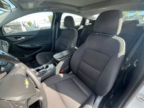 Used 2024 Chevrolet Malibu LT image 38