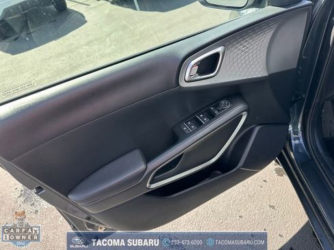 Used 2025 Kia Soul LX w/ LX Technology Package image 11