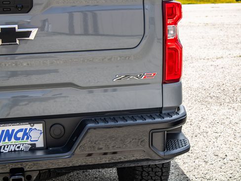 Used 2024 Chevrolet Silverado 1500 ZR2 AWD/4WD image 18