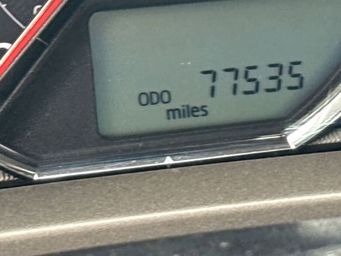 Used 2013 Toyota RAV4 Limited image 23