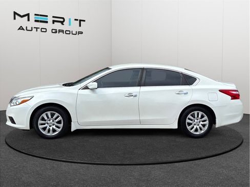 Used 2016 Nissan Altima 2.5 S w/ Power Driver Seat Package image 5