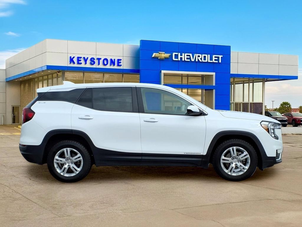 Used 2024 GMC Terrain SLE FWD image 8