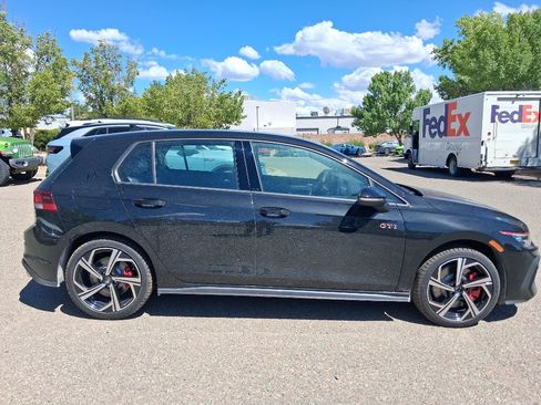 New 2026 Volkswagen Golf SE FWD image 18