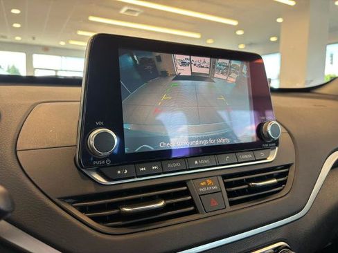 Certified 2022 Nissan Altima 2.5 SV FWD image 21