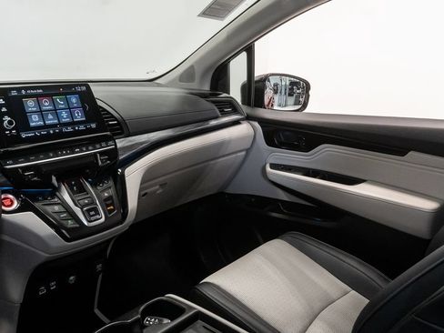 Used 2026 Honda Odyssey Elite image 12