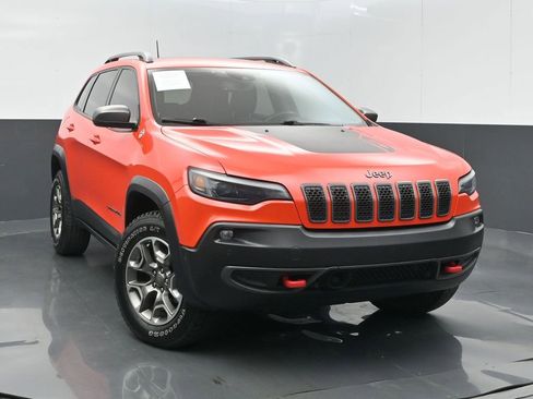 Certified 2021 Jeep Cherokee Trailhawk w/ Technology Group AWD/4WD image 2