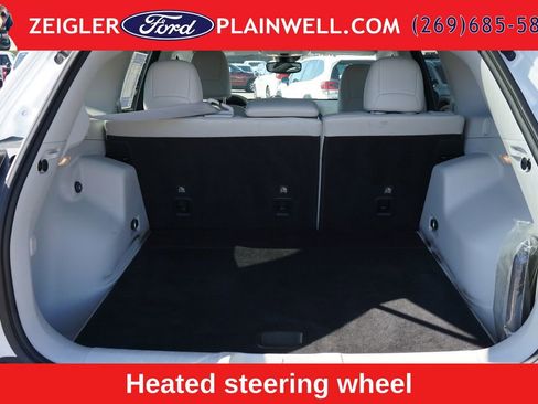 Used 2021 Jeep Cherokee Latitude Plus AWD/4WD image 10