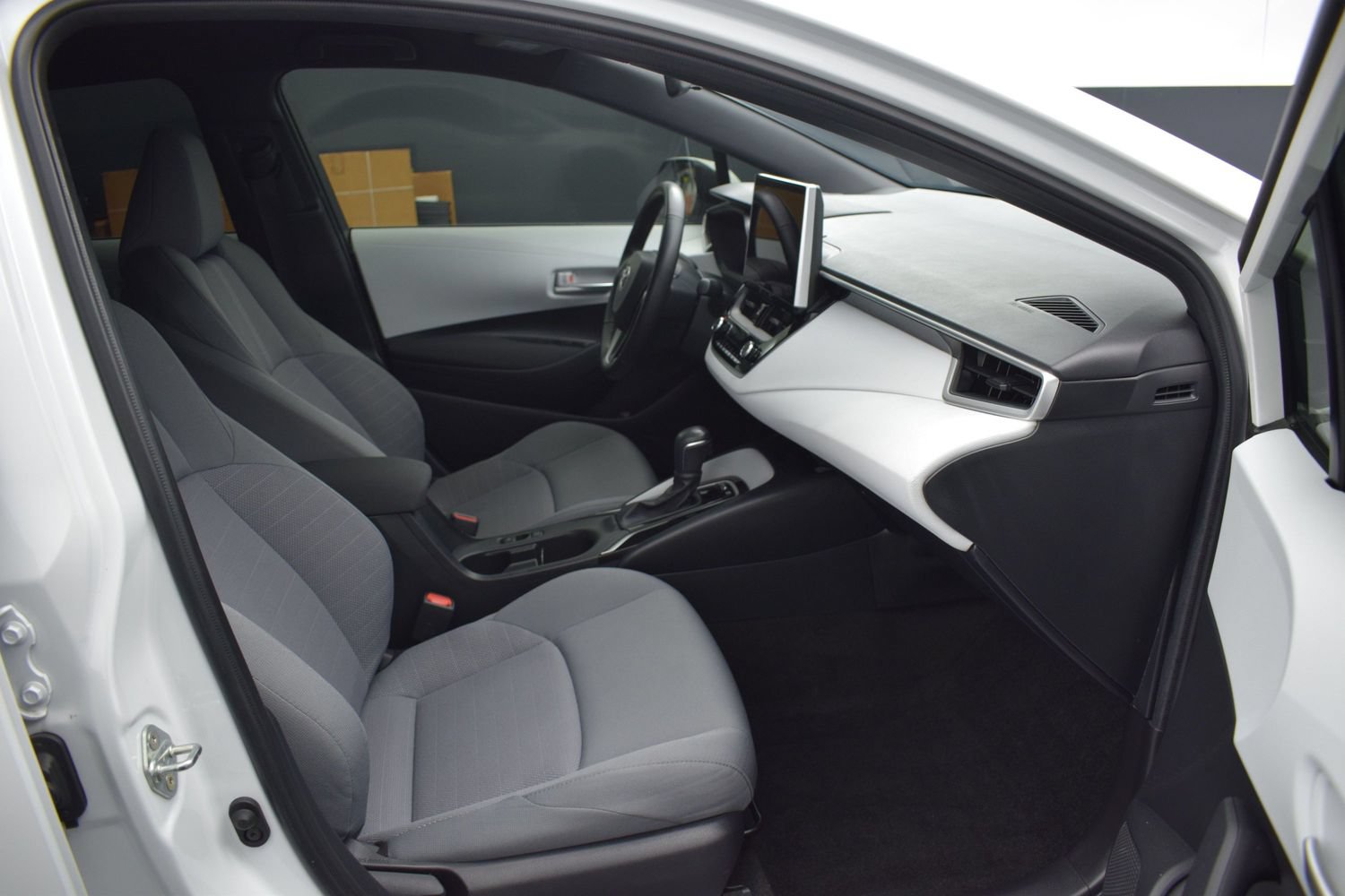 Used 2026 Toyota Corolla SE w/ SE Premium Package AWD/4WD image 10