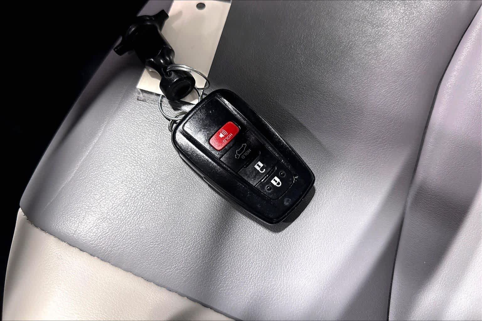 Used 2023 Toyota RAV4 XLE Premium AWD/4WD image 15