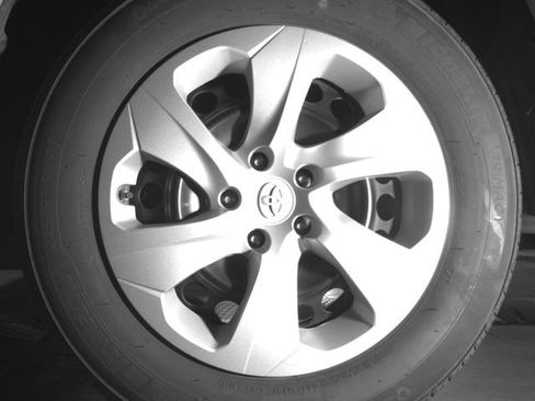Used 2025 Toyota RAV4 LE AWD/4WD image 13