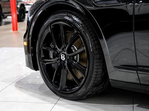 Used 2024 Bentley Flying Spur V8 image 57