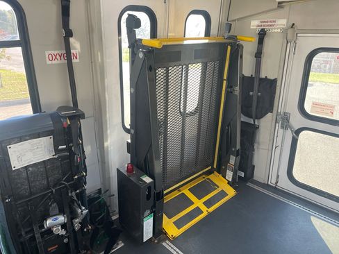 Used 2019 Ford E-450 and Econoline 450 Super Duty w/ Shuttle Bus Prep Package image 11