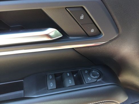 New 2027 GMC Terrain Elevation w/ Elevation Premium Package AWD/4WD image 8